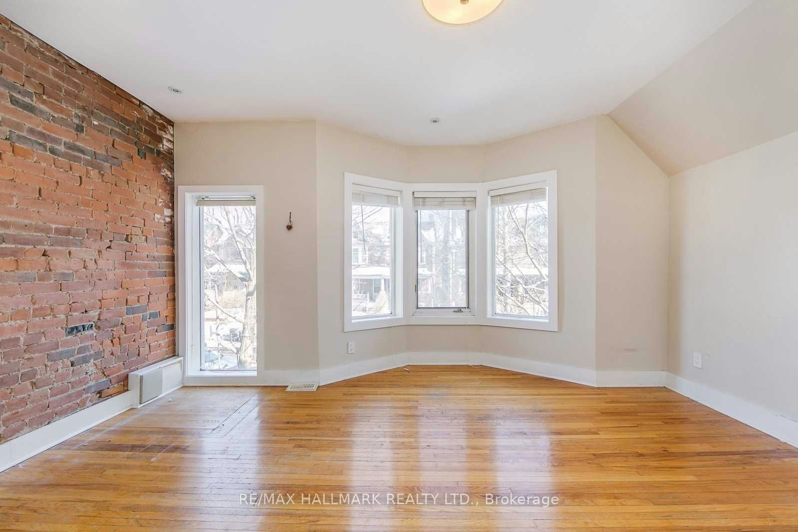 Upper-6 Prust Avenue, Toronto, ON, M4L 2M8 - 3