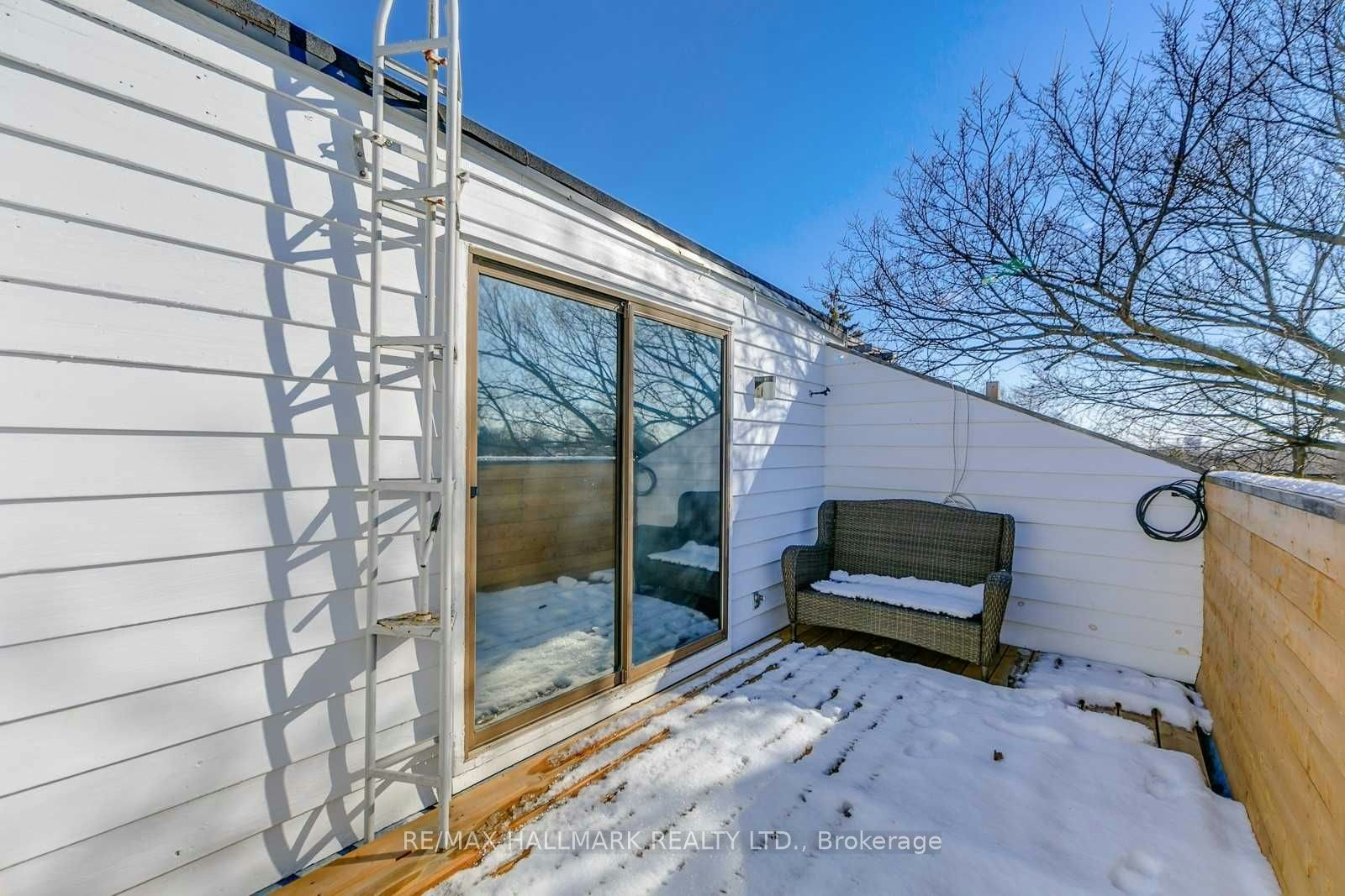 Upper-6 Prust Avenue, Toronto, ON, M4L 2M8 - 31