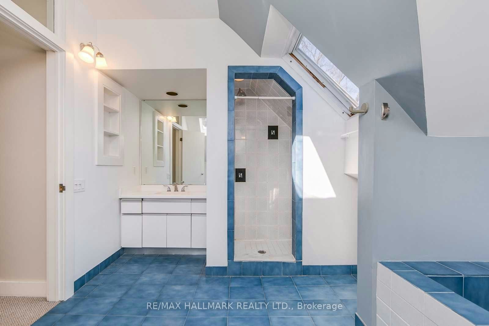Upper-6 Prust Avenue, Toronto, ON, M4L 2M8 - 29