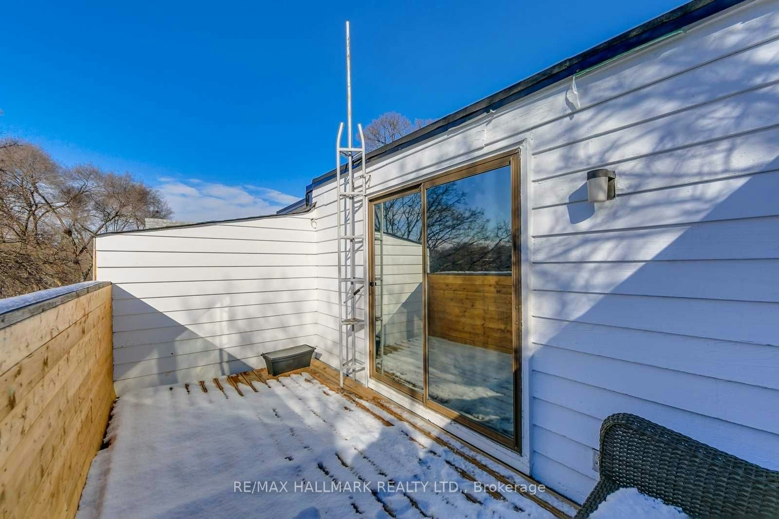 Upper-6 Prust Avenue, Toronto, ON, M4L 2M8 - 30