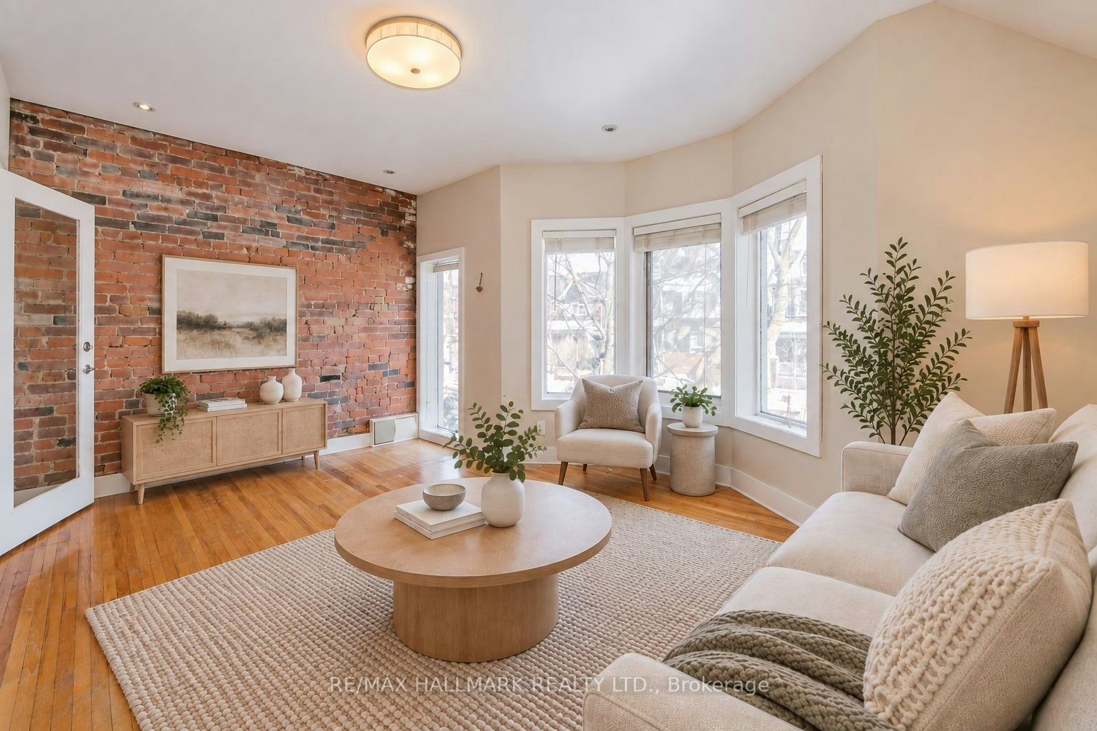 Upper-6 Prust Avenue, Toronto, ON, M4L 2M8 - 4
