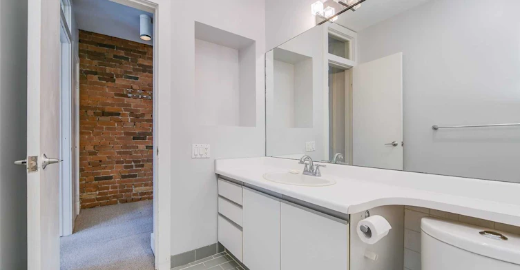 Upper-6 Prust Avenue, Toronto, ON, M4L 2M8 - 19