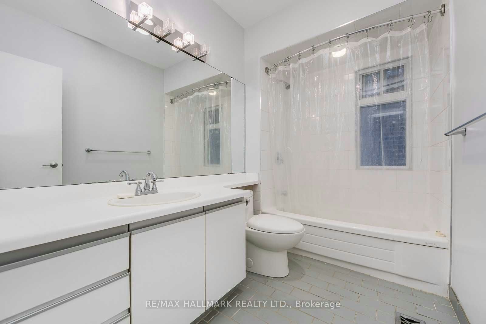 Upper-6 Prust Avenue, Toronto, ON, M4L 2M8 - 18