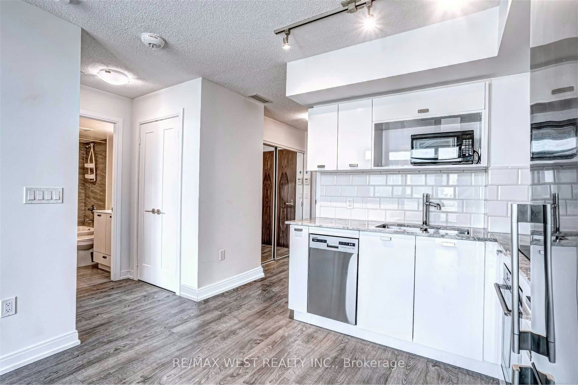 320-275 Village Green Square, Toronto, ON, M1S 0L8 - 6