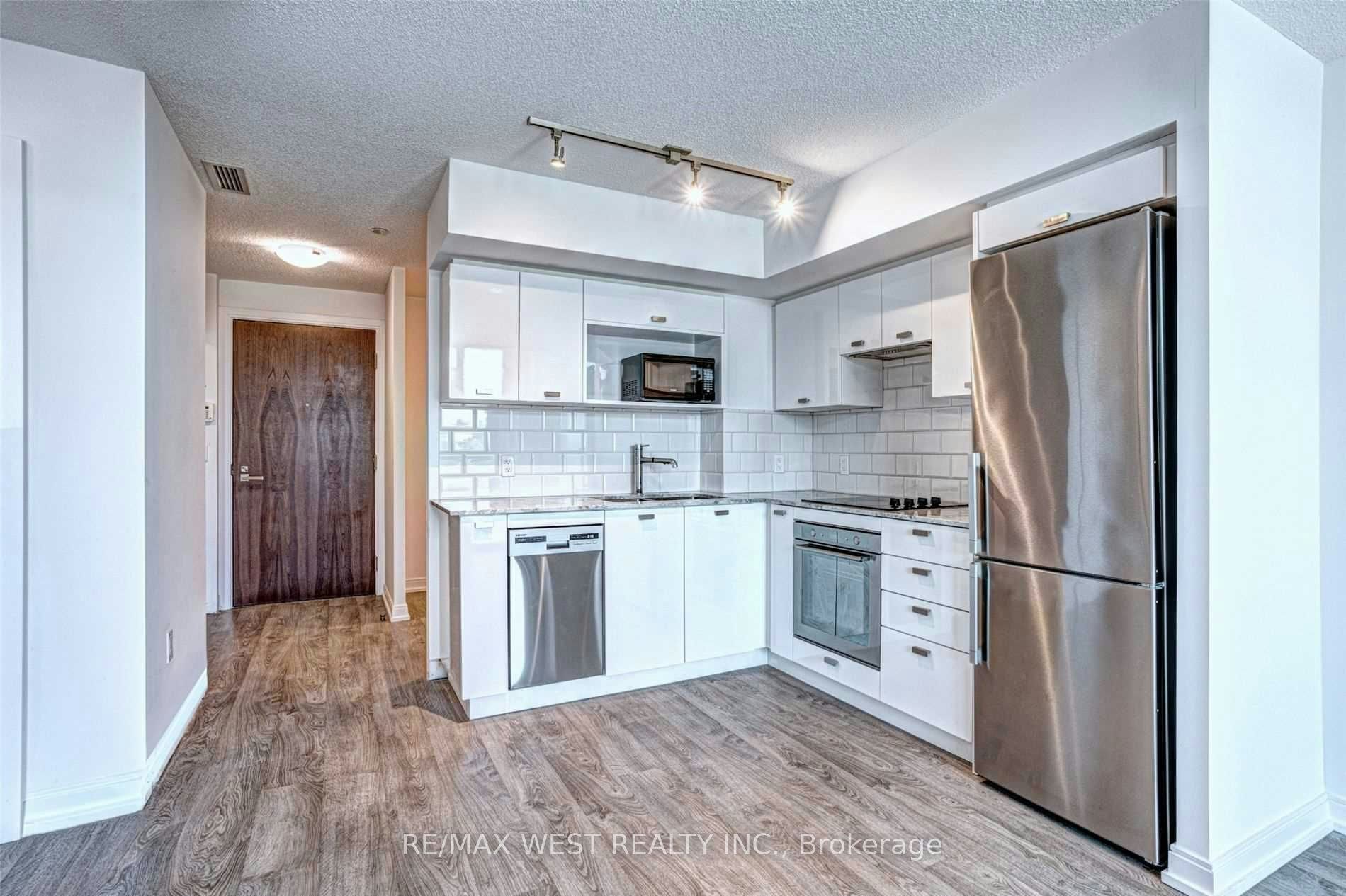 320-275 Village Green Square, Toronto, ON, M1S 0L8 - 5