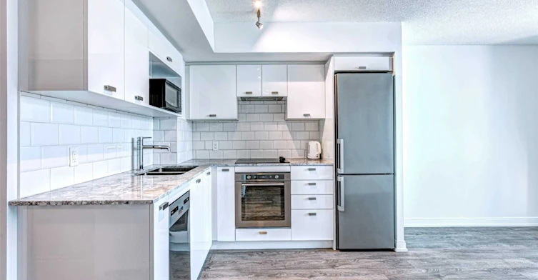320-275 Village Green Square, Toronto, ON, M1S 0L8 - 4