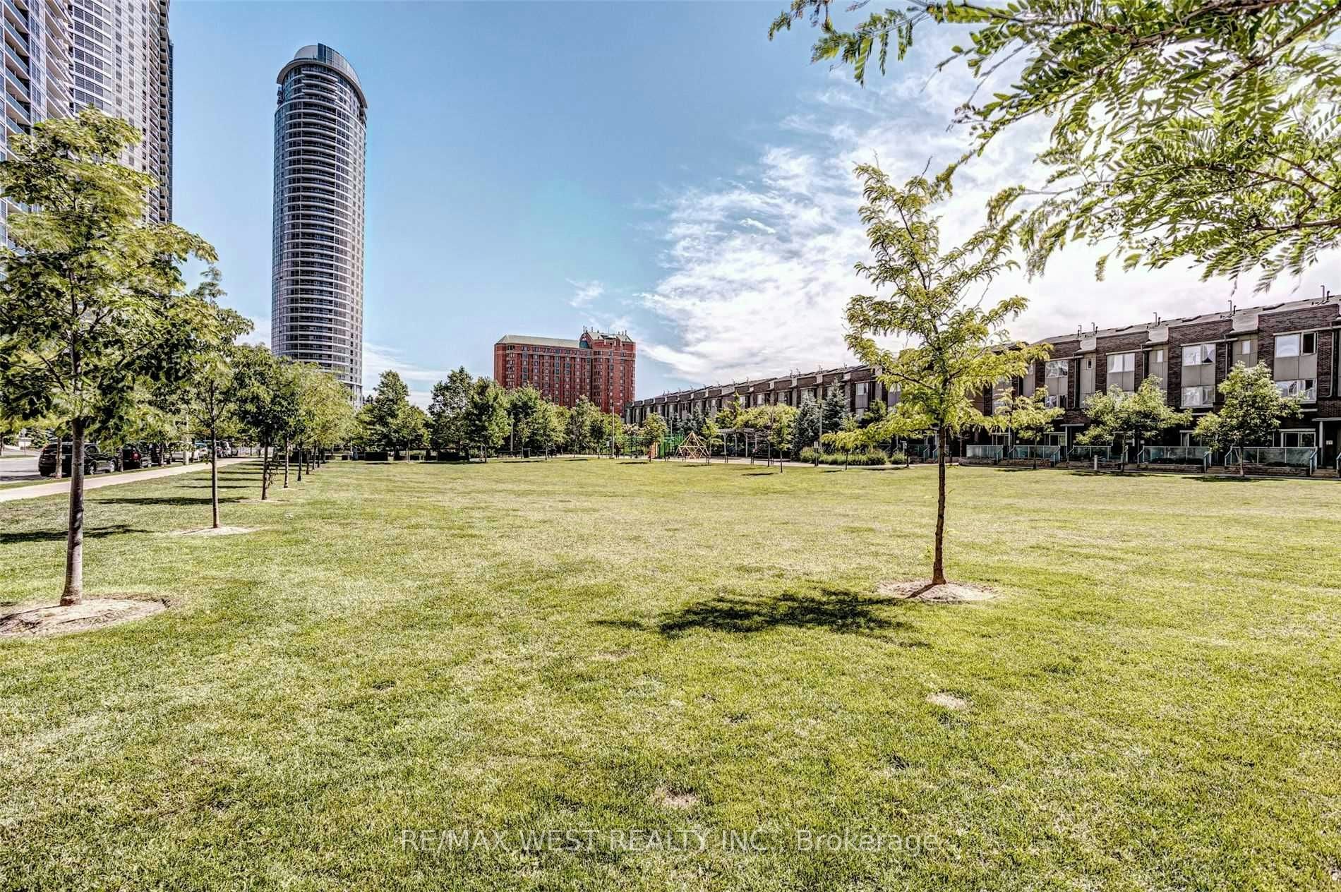 320-275 Village Green Square, Toronto, ON, M1S 0L8 - 16