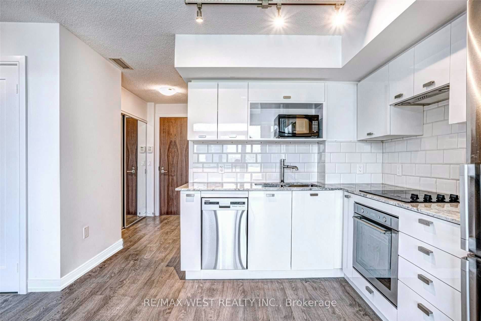 320-275 Village Green Square, Toronto, ON, M1S 0L8 - 7