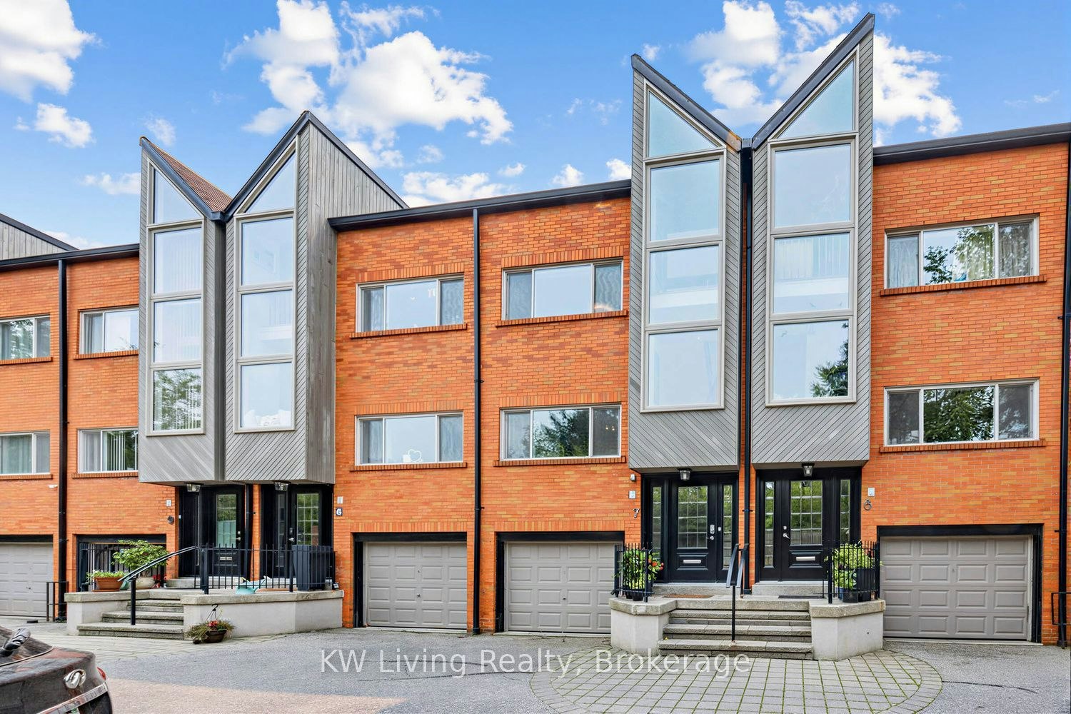 TH7-155 Woodbine Avenue, Toronto, ON, M4L 3P1