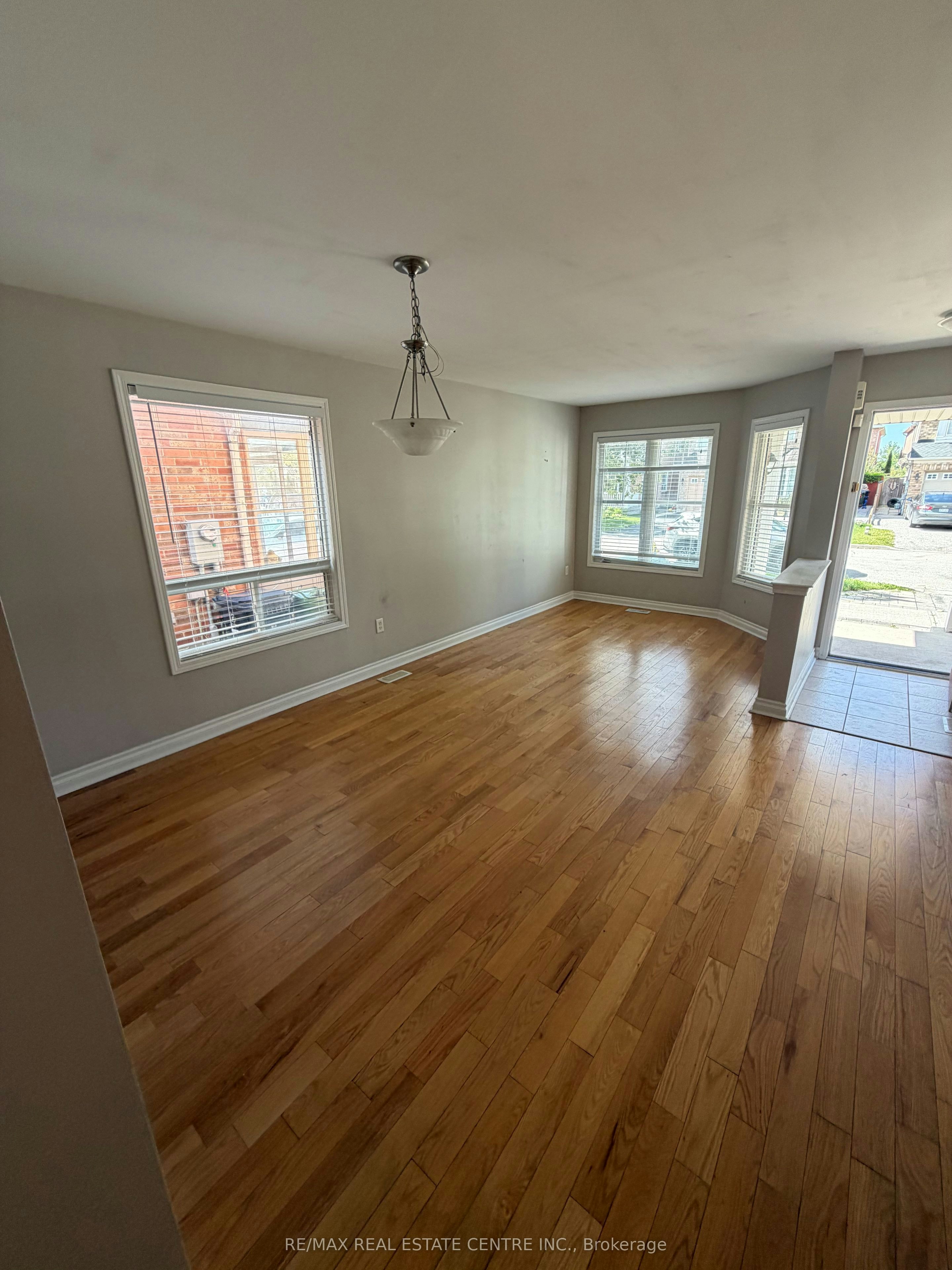 Upper-17 Millcar Drive, Toronto, ON, M1B 6J6 - 2
