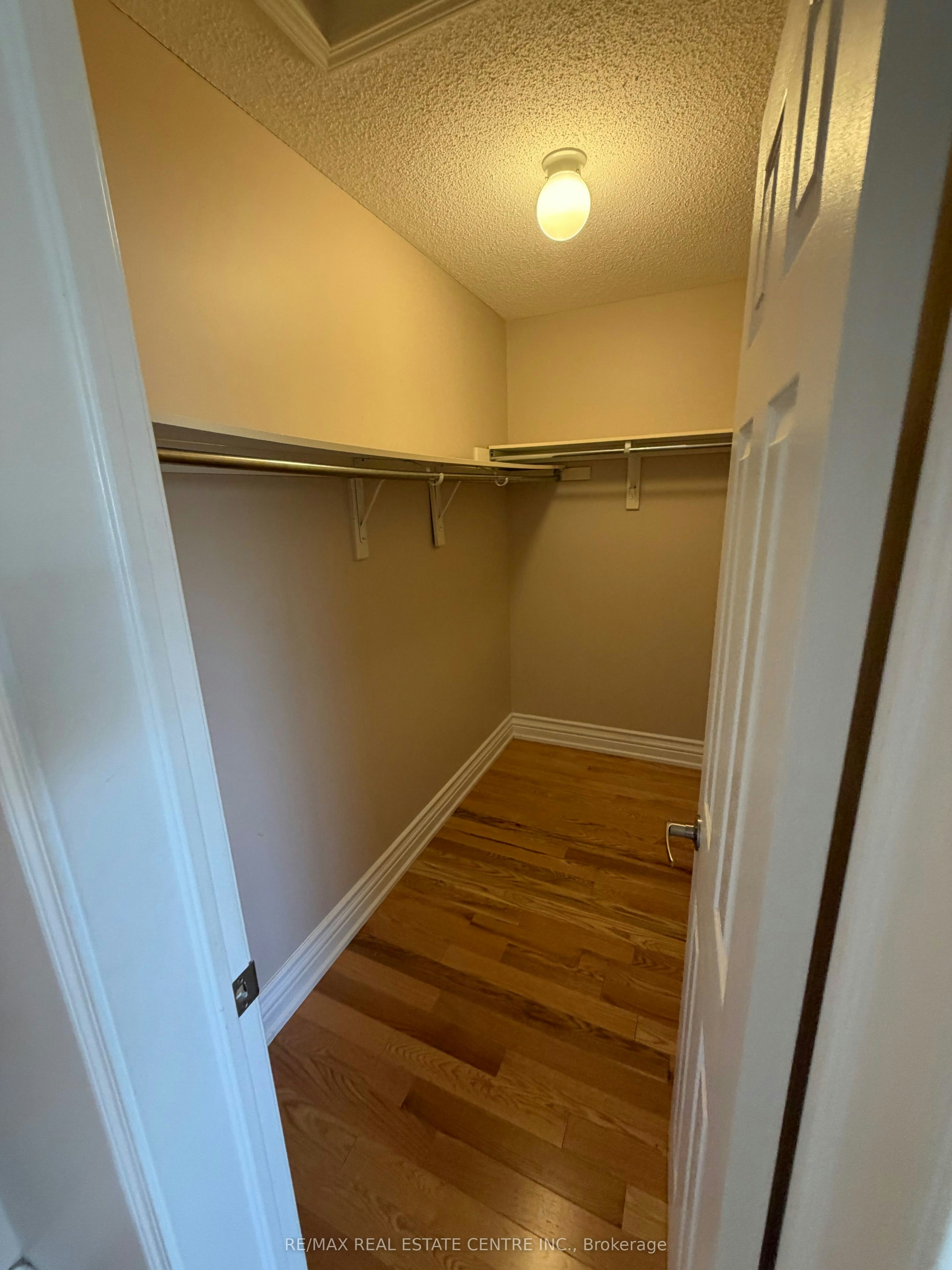 Upper-17 Millcar Drive, Toronto, ON, M1B 6J6 - 18