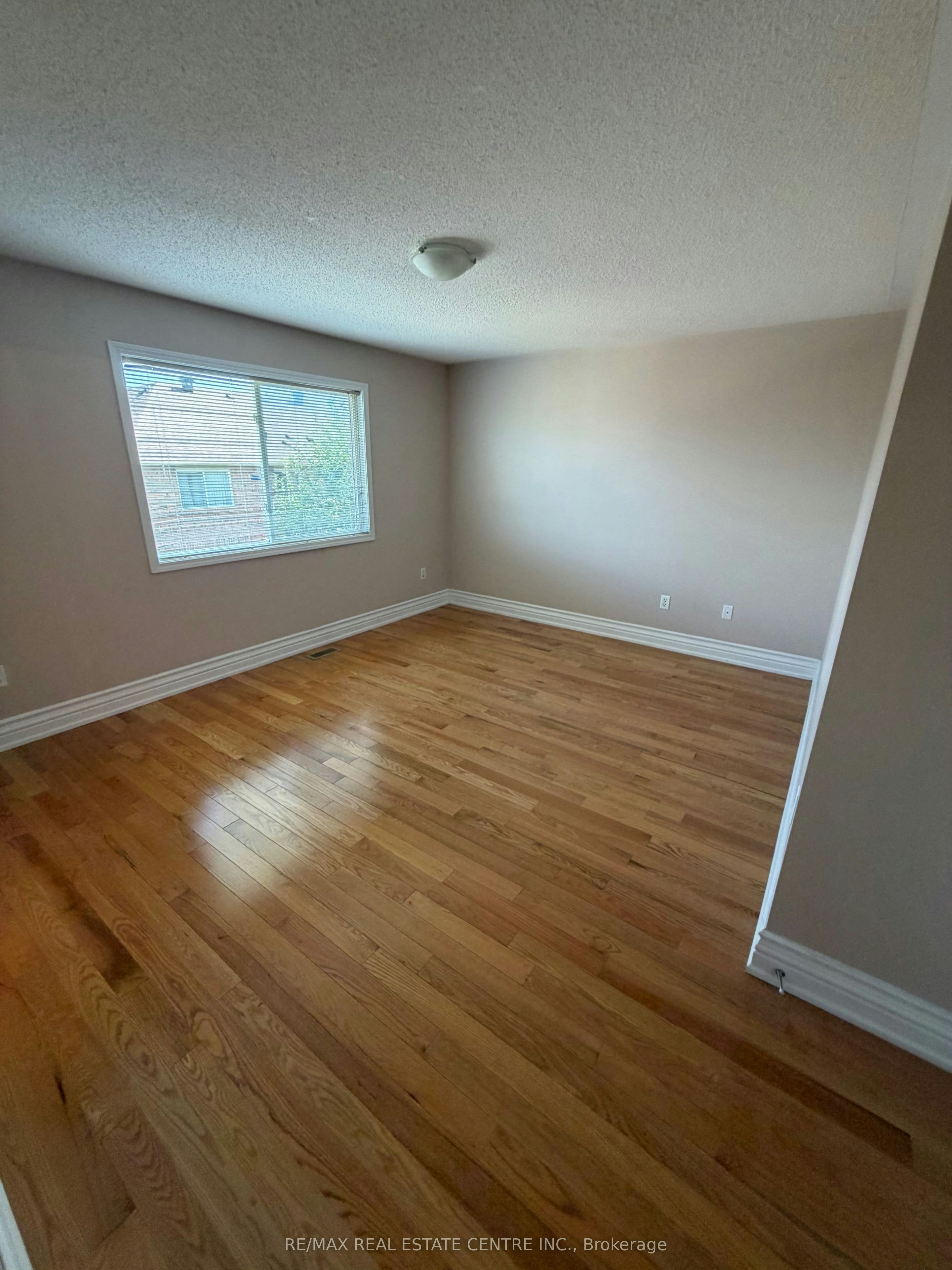 Upper-17 Millcar Drive, Toronto, ON, M1B 6J6 - 16