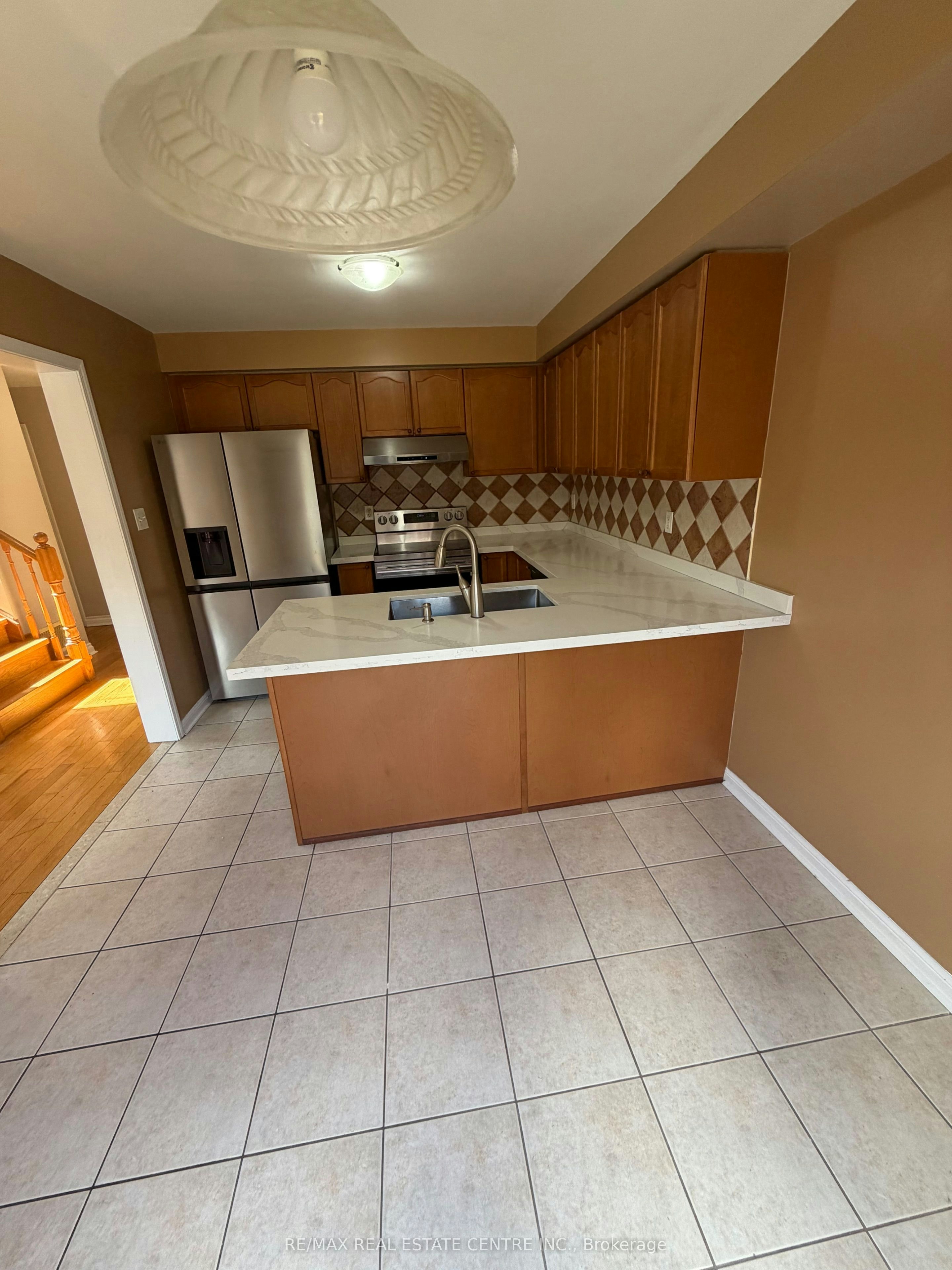 Upper-17 Millcar Drive, Toronto, ON, M1B 6J6 - 9