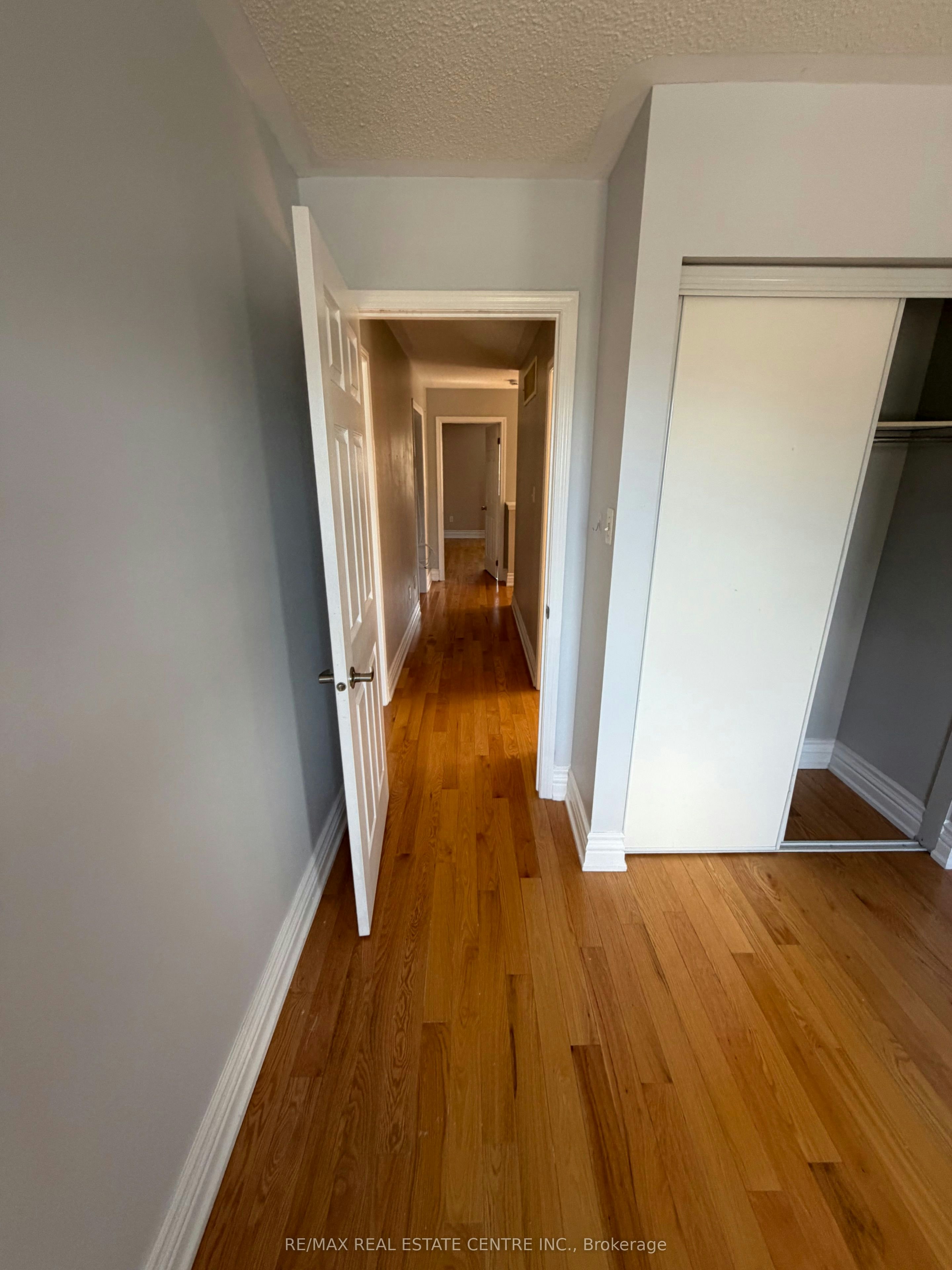 Upper-17 Millcar Drive, Toronto, ON, M1B 6J6 - 11