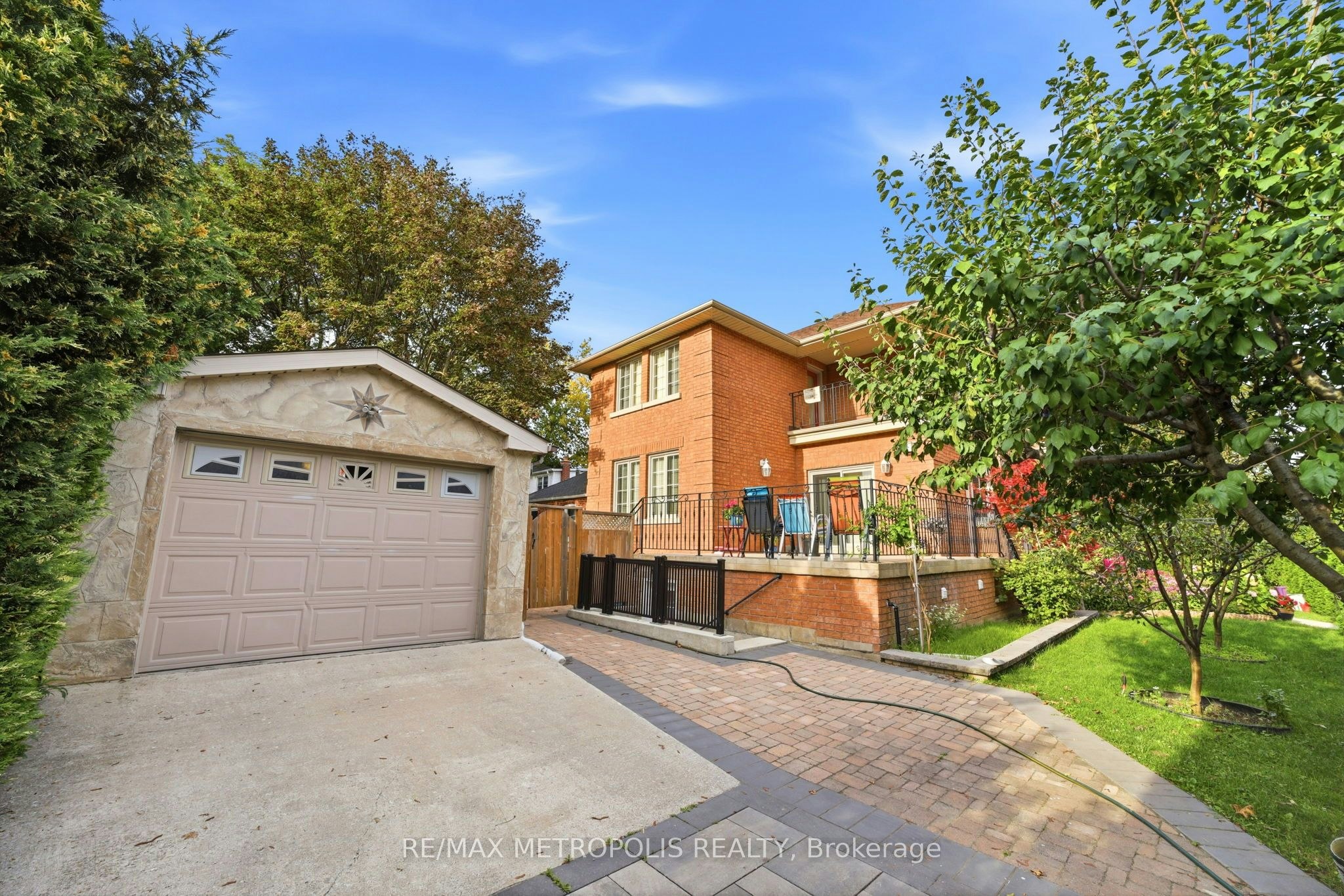 BSMT-2 Denvale Road, Toronto, ON, M4B 3B4 - 3