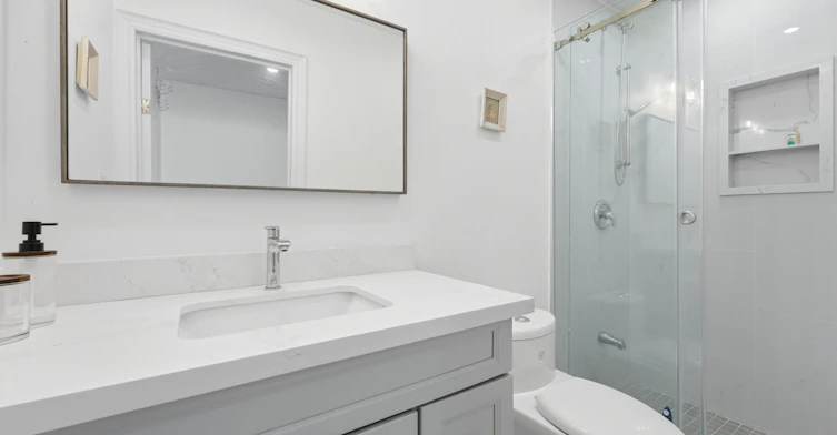 BSMT-2 Denvale Road, Toronto, ON, M4B 3B4 - 20
