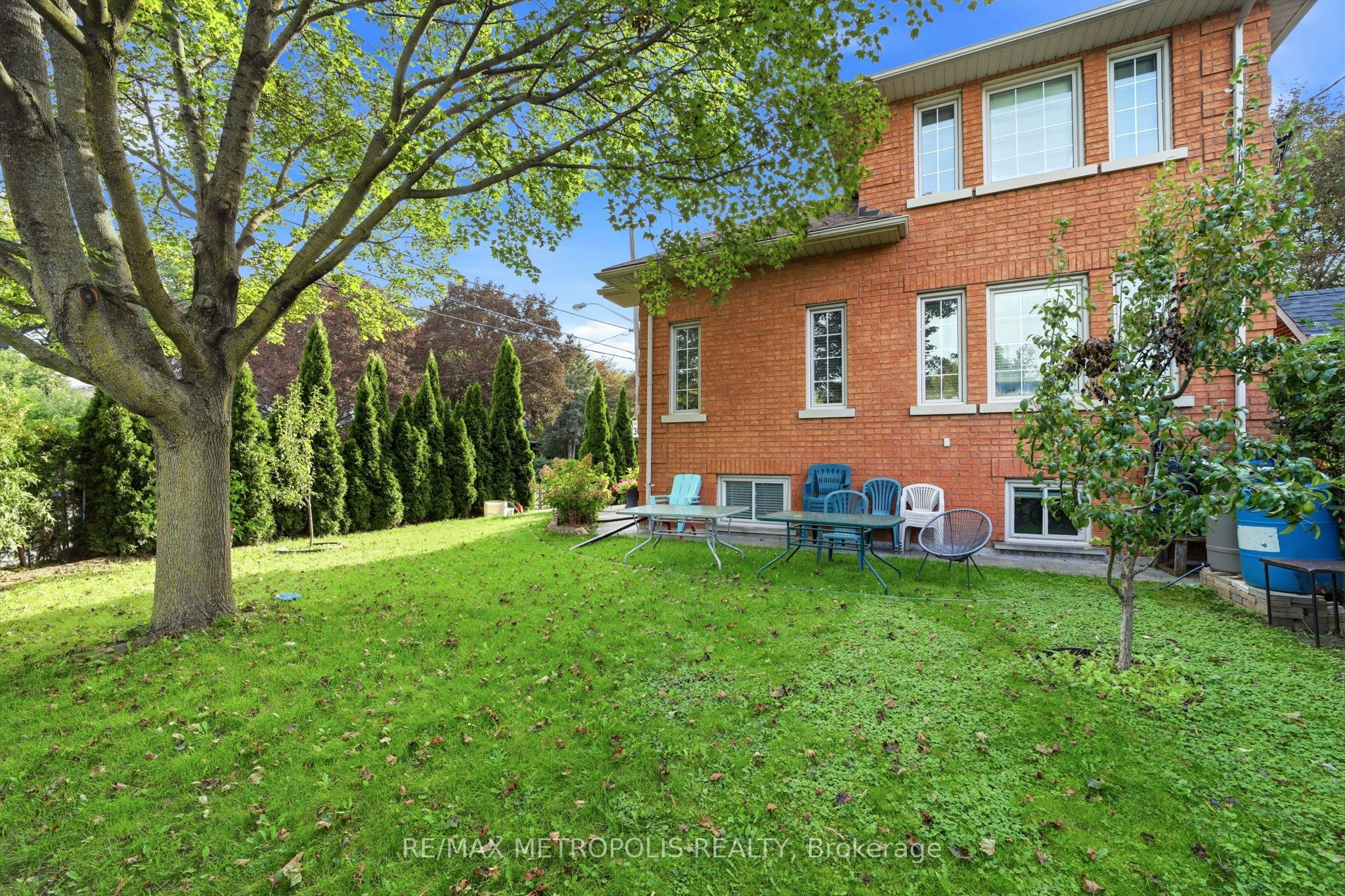 BSMT-2 Denvale Road, Toronto, ON, M4B 3B4 - 22