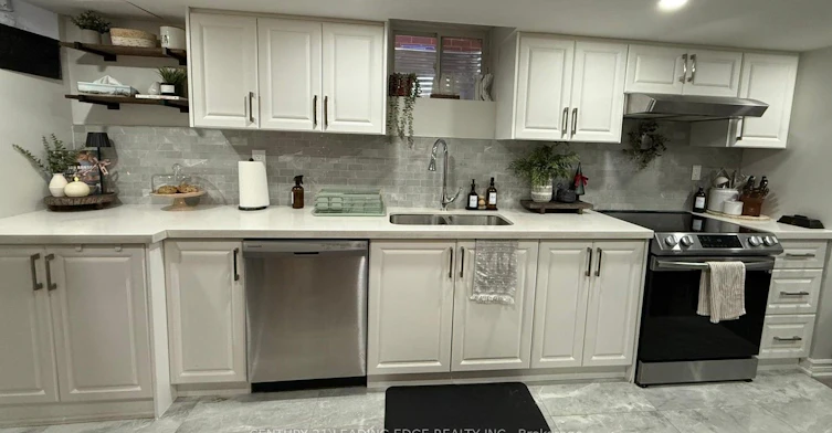 32 Westfield Drive, Whitby, ON, L1P 1Y5 - 3