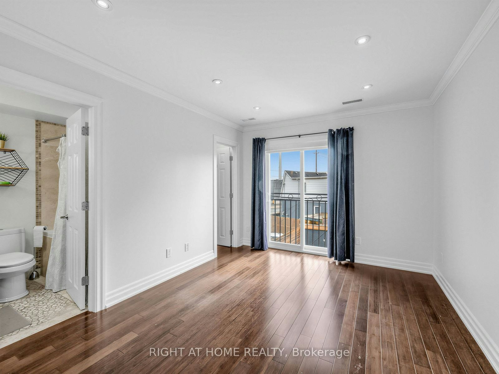 797 Eastern Avenue, Toronto, ON, M4M 1E9 - 35