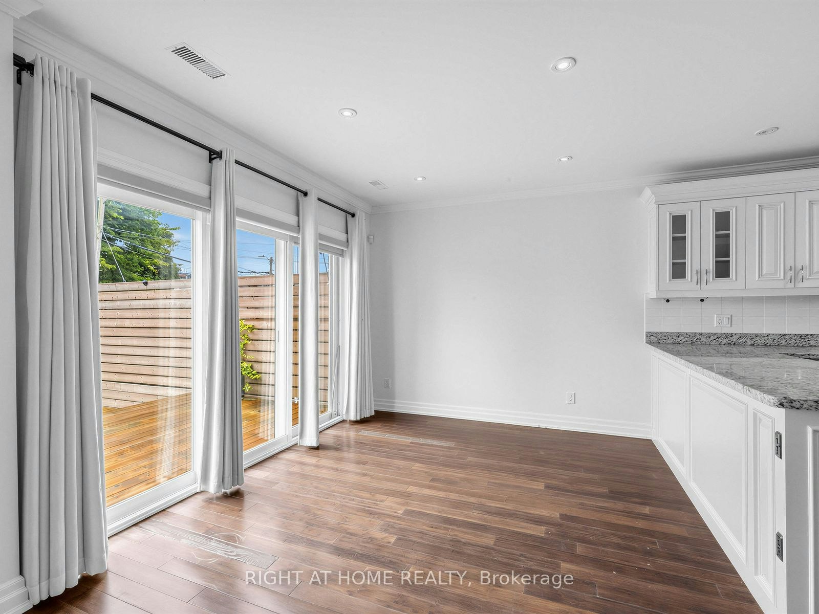797 Eastern Avenue, Toronto, ON, M4M 1E9 - 27