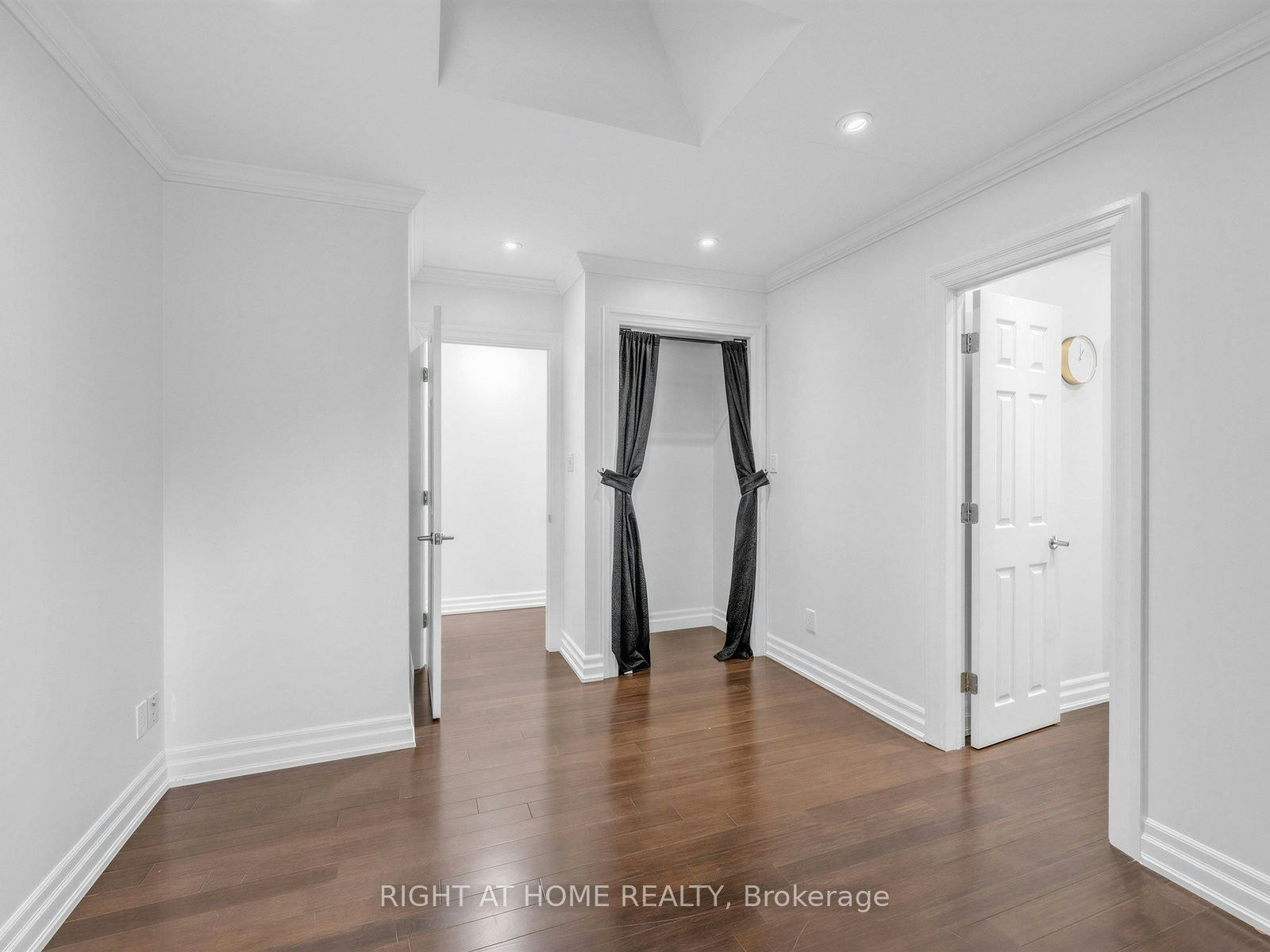 797 Eastern Avenue, Toronto, ON, M4M 1E9 - 33