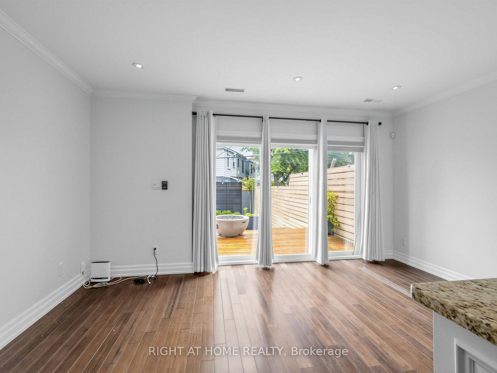 797 Eastern Avenue, Toronto, ON, M4M 1E9 - 26