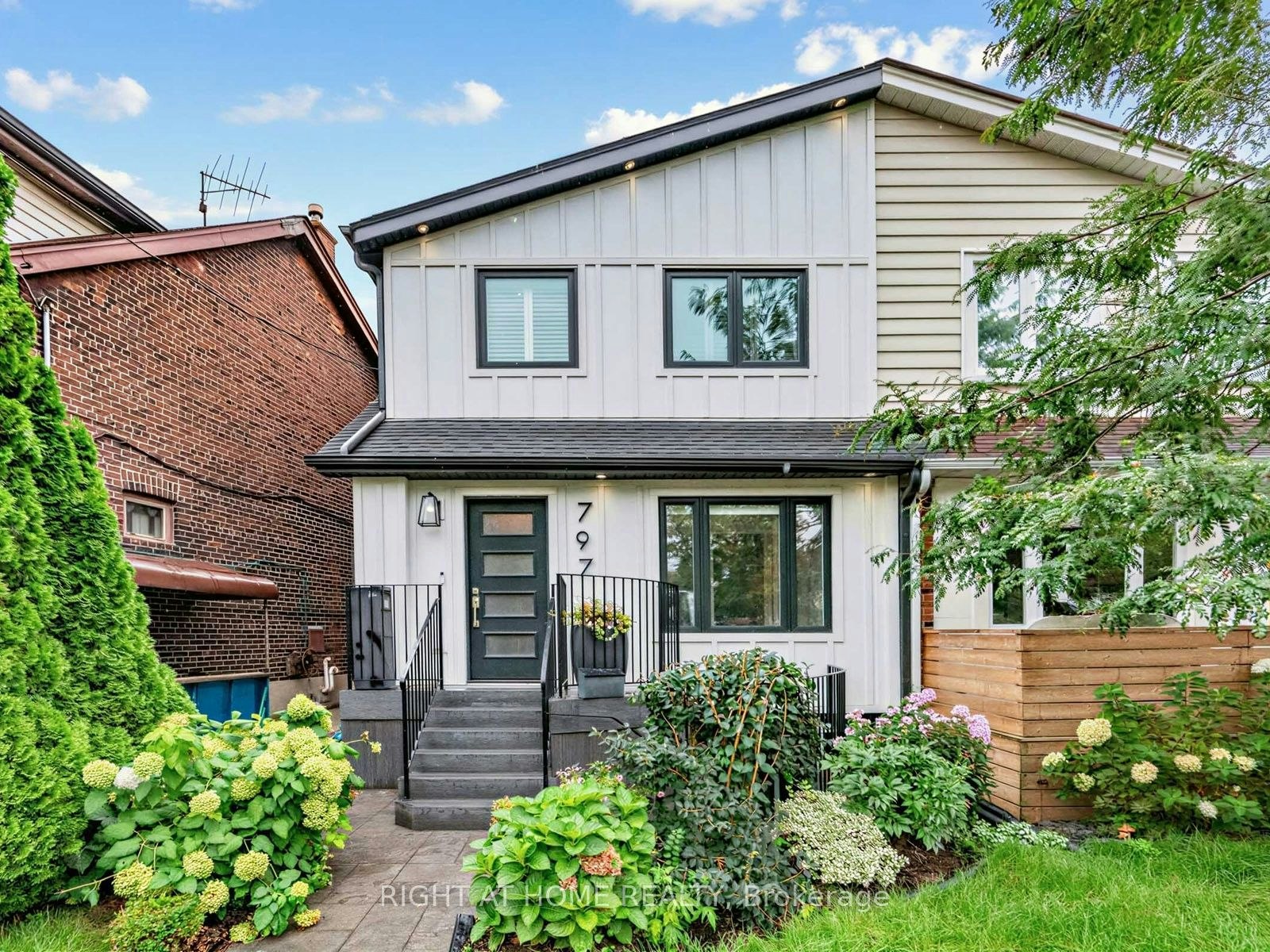 797 Eastern Avenue, Toronto, ON, M4M 1E9 - 2