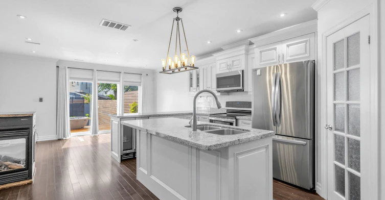 797 Eastern Avenue, Toronto, ON, M4M 1E9 - 24