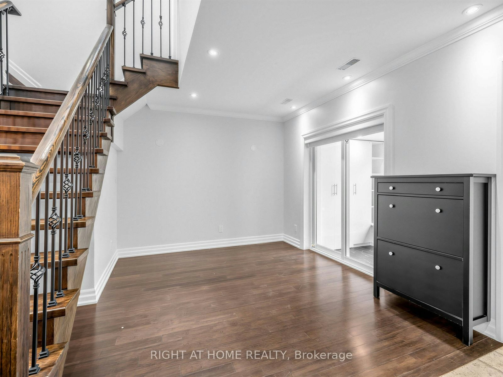 797 Eastern Avenue, Toronto, ON, M4M 1E9 - 17