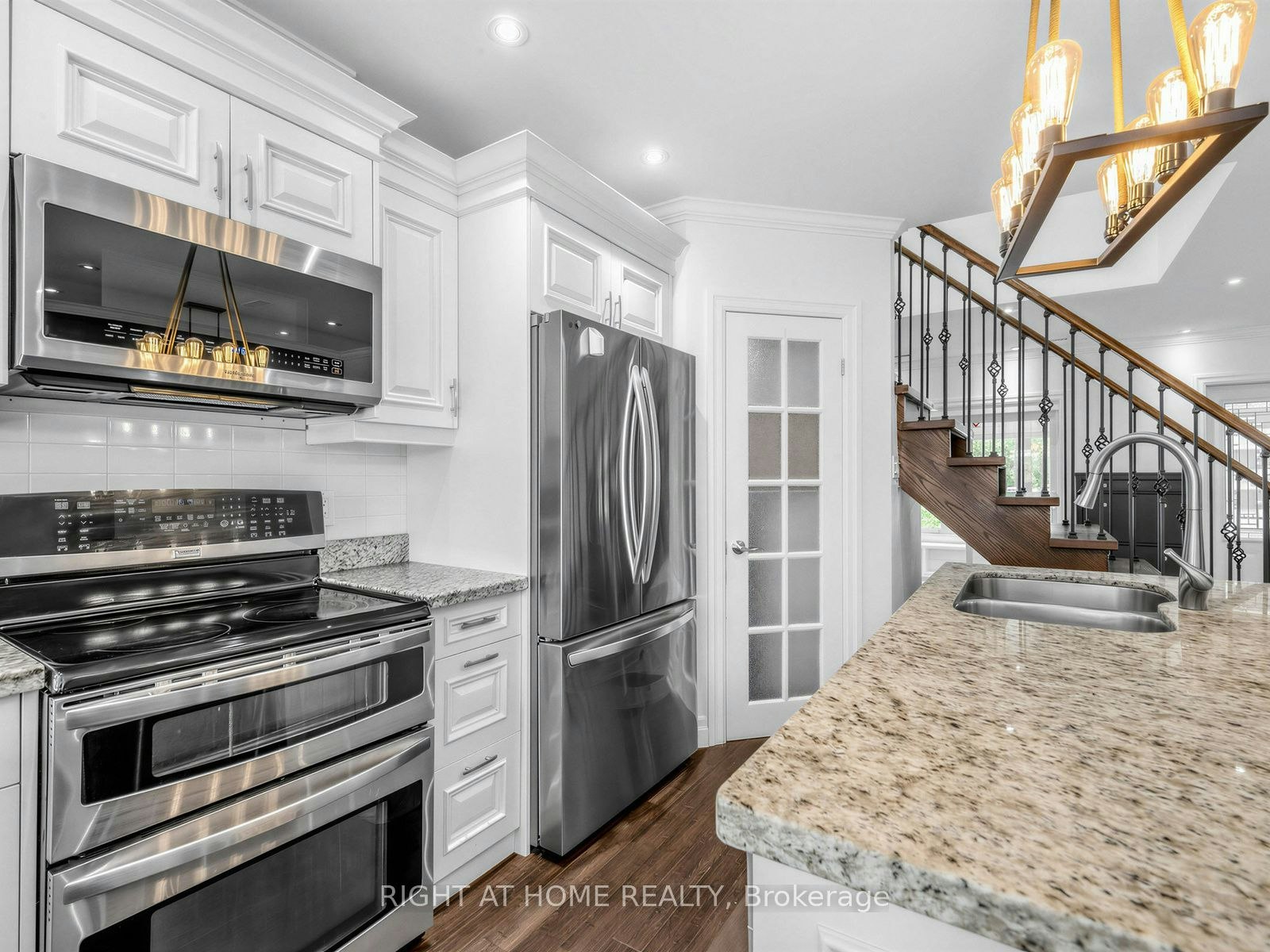 797 Eastern Avenue, Toronto, ON, M4M 1E9 - 25