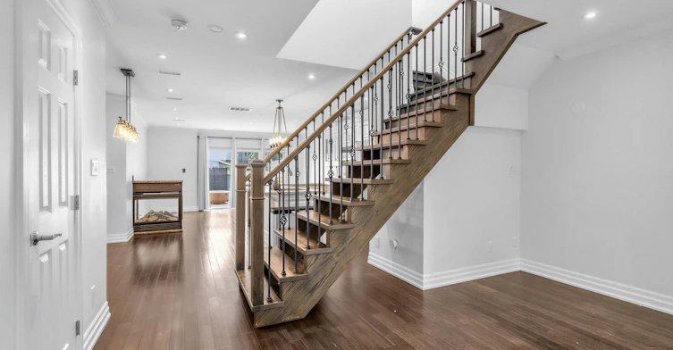 797 Eastern Avenue, Toronto, ON, M4M 1E9 - 16