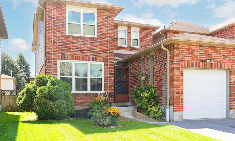 104 Gates Crescent
