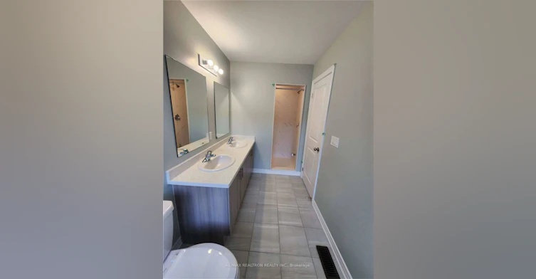 8 Royal Collection Way, Whitby, ON, L1P 0P1 - 13