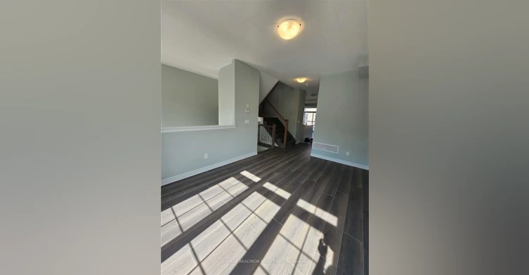 8 Royal Collection Way, Whitby, ON, L1P 0P1 - 4