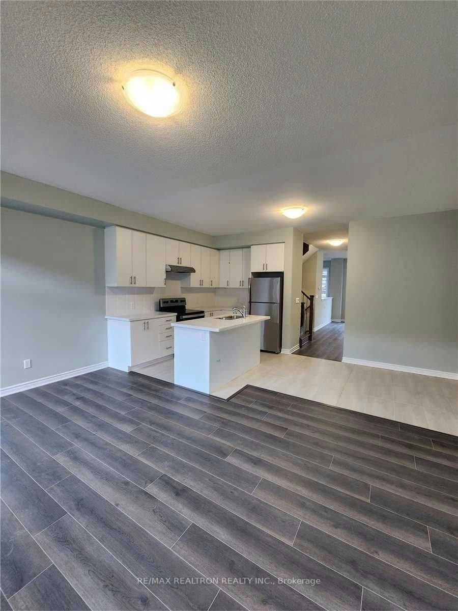 8 Royal Collection Way, Whitby, ON, L1P 0P1 - 7