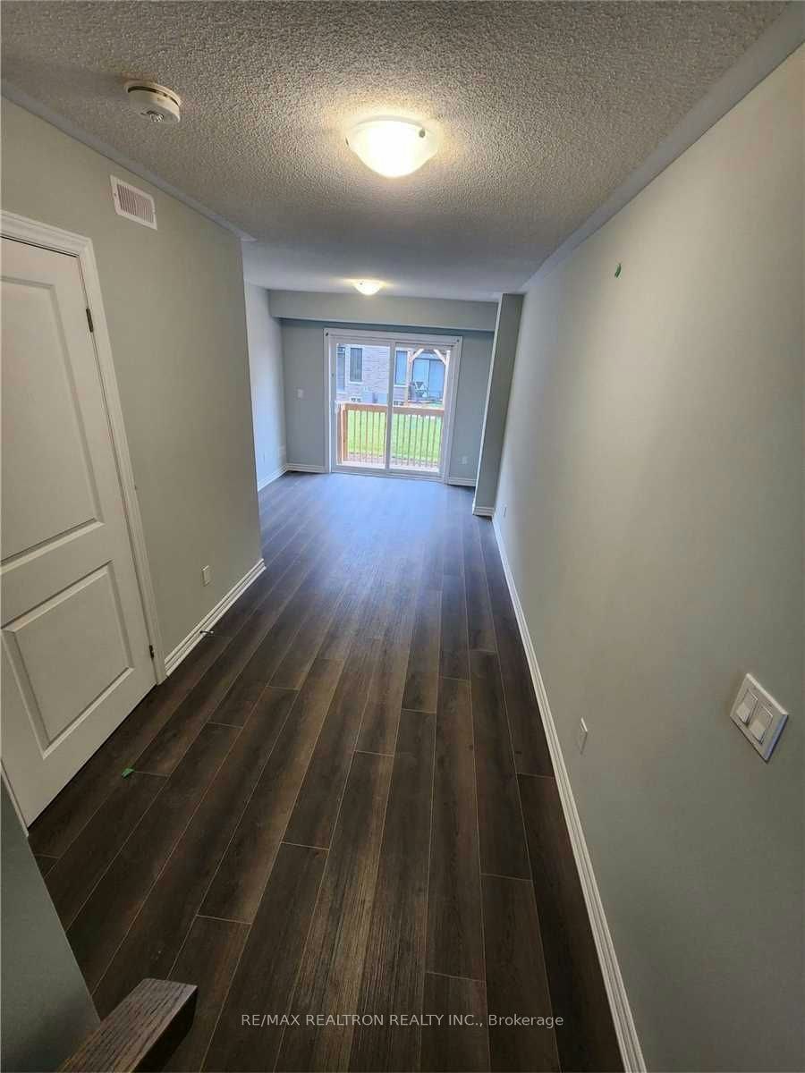 8 Royal Collection Way, Whitby, ON, L1P 0P1 - 19