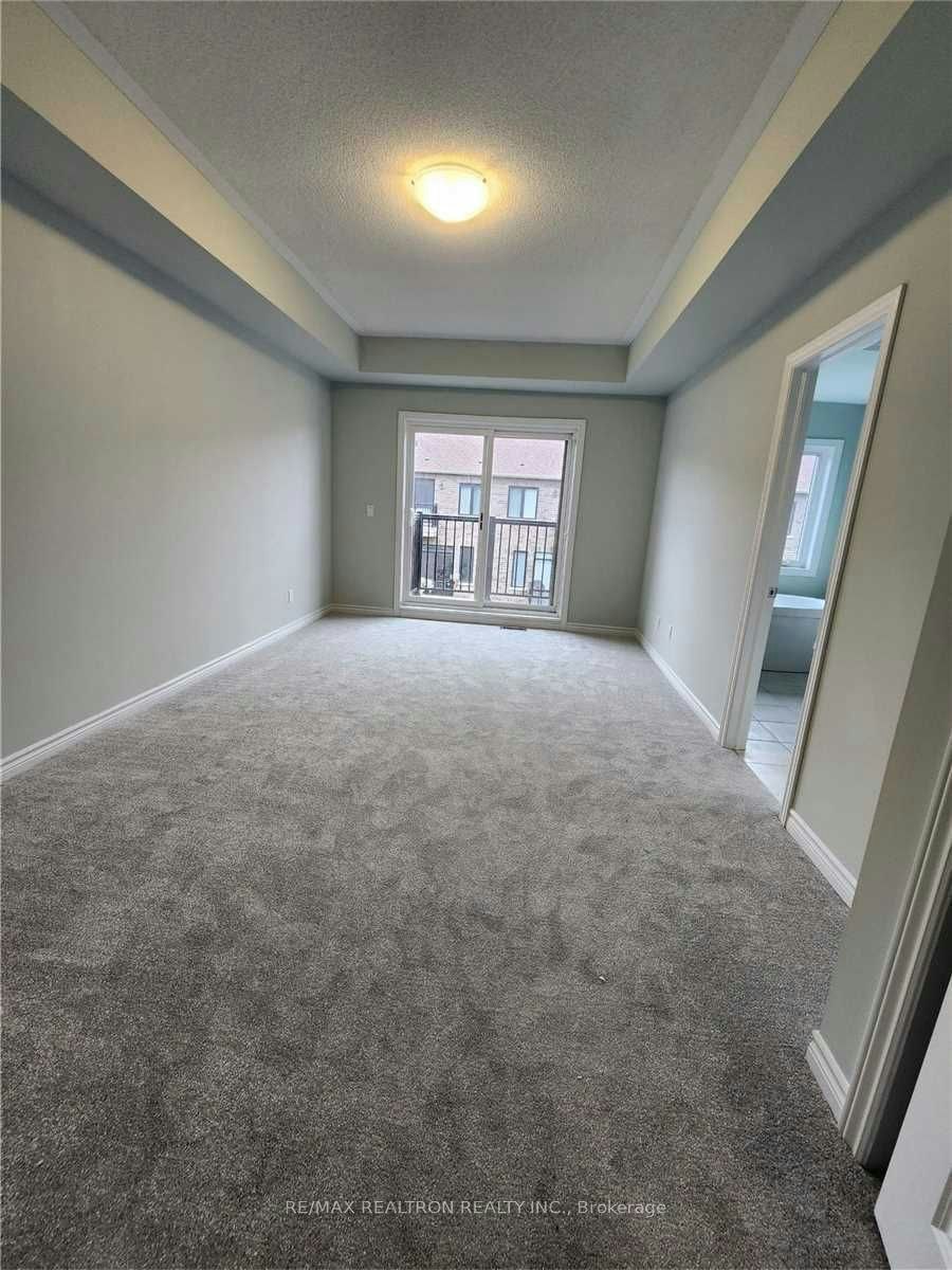 8 Royal Collection Way, Whitby, ON, L1P 0P1 - 12