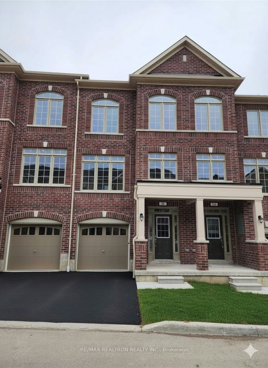 8 Royal Collection Way, Whitby, ON, L1P 0P1