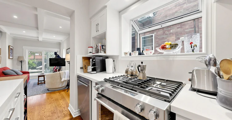 Main/Second Floor-20 Glenfern Avenue, Toronto, ON, M4E 1B7 - 17