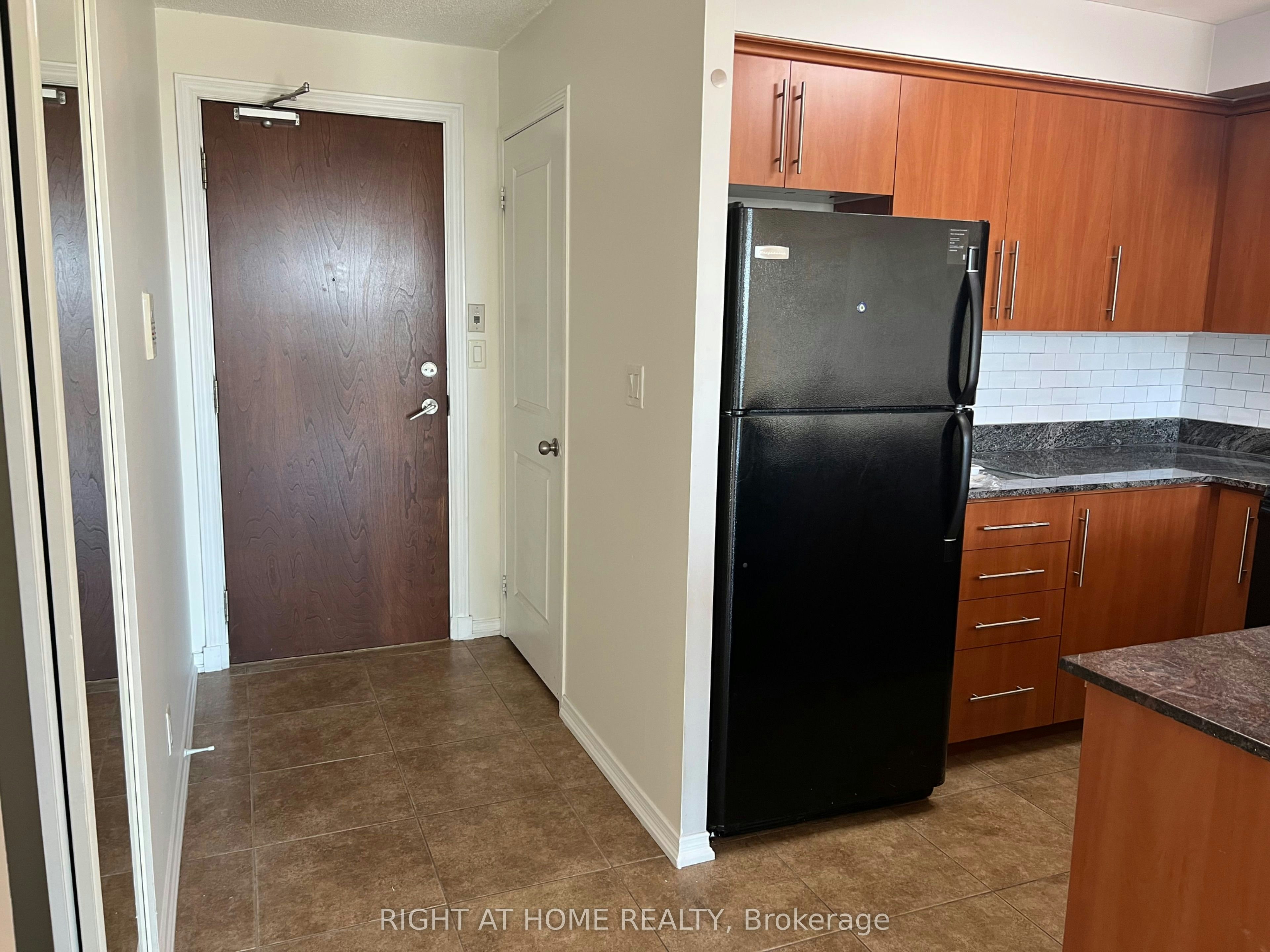 7D-8 Rosebank Drive, Toronto, ON, M1B 5Z3 - 7