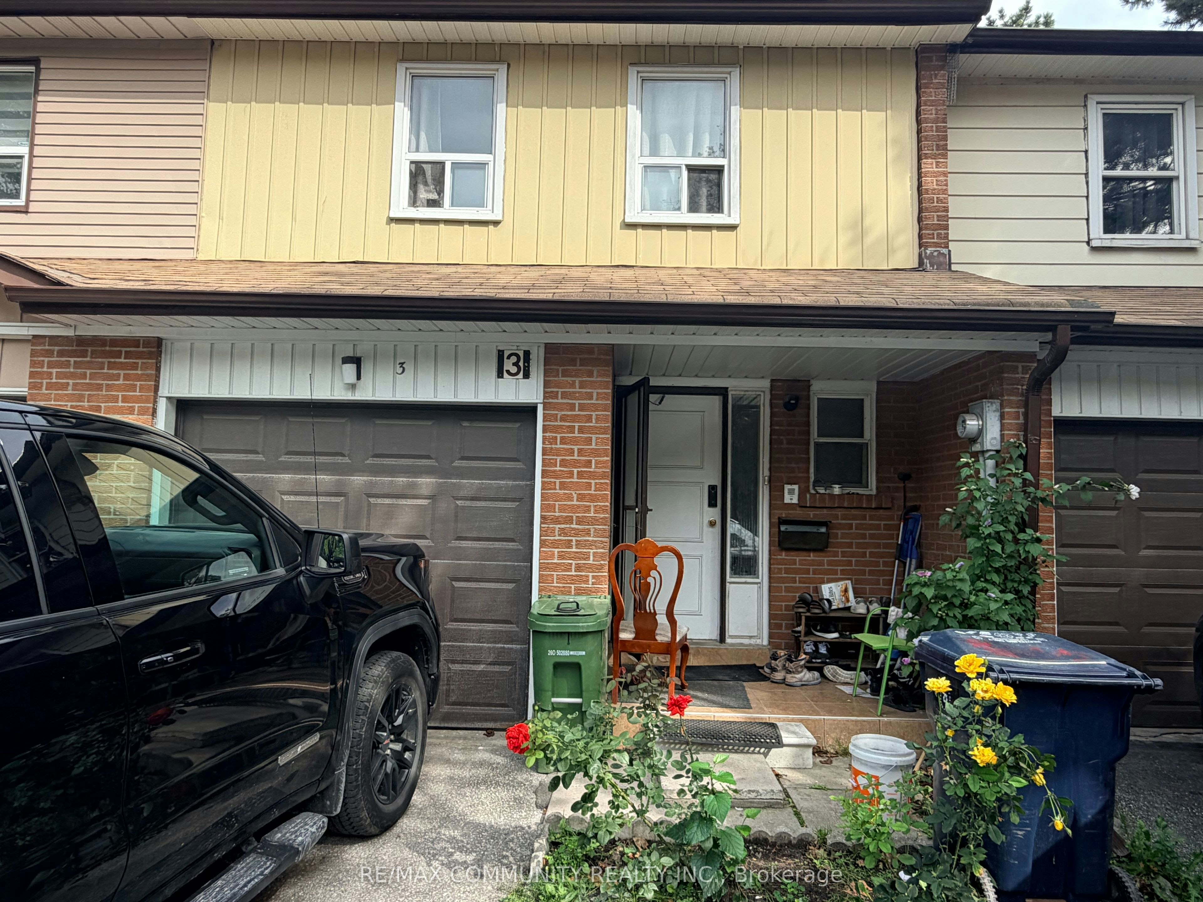 3-101 Dundalk Drive, Toronto, ON, M1P 4V1