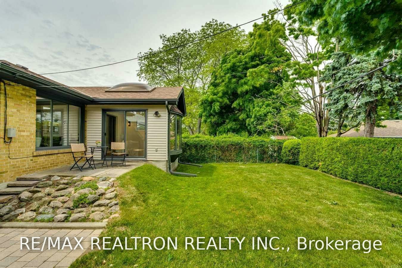 (Main Floor)-100 Meldazy Drive, Toronto, ON, M1P 4G3 - 18