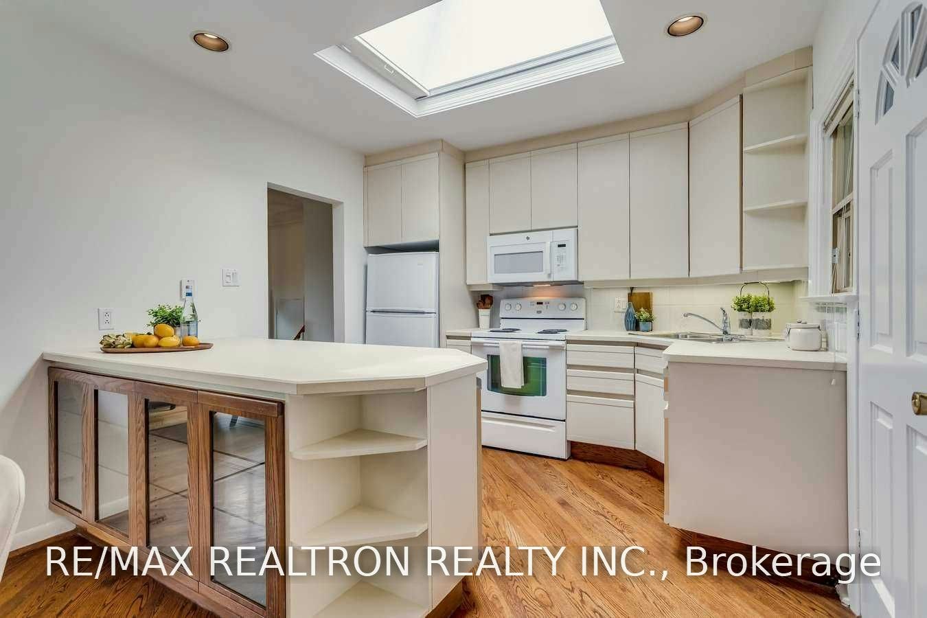 (Main Floor)-100 Meldazy Drive, Toronto, ON, M1P 4G3 - 11