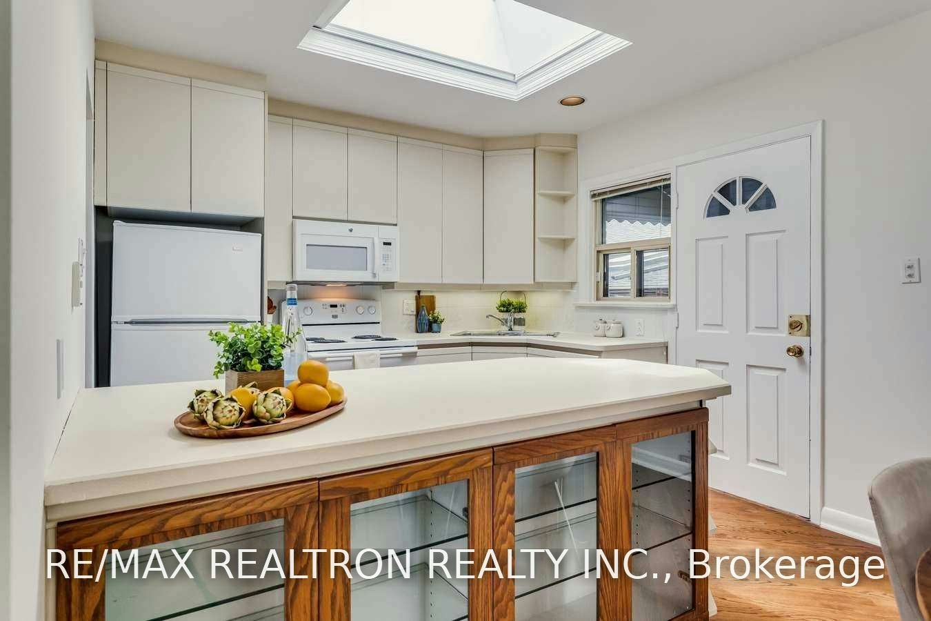 (Main Floor)-100 Meldazy Drive, Toronto, ON, M1P 4G3 - 9