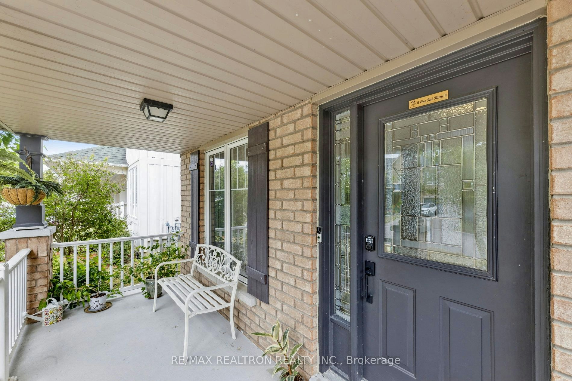 27 Haverhill Crescent, Whitby, ON, L1R 3E7 - 2