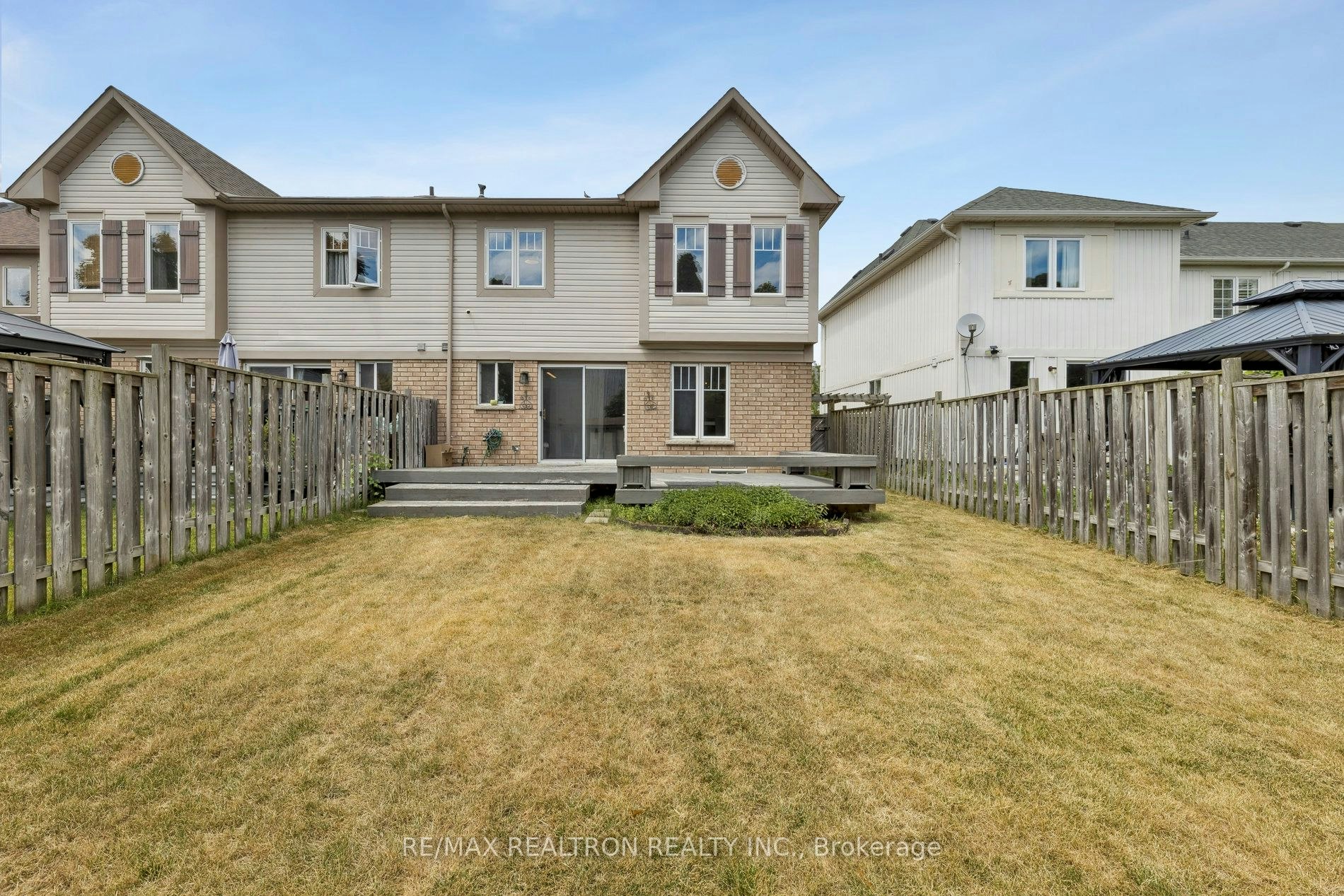 27 Haverhill Crescent, Whitby, ON, L1R 3E7 - 27