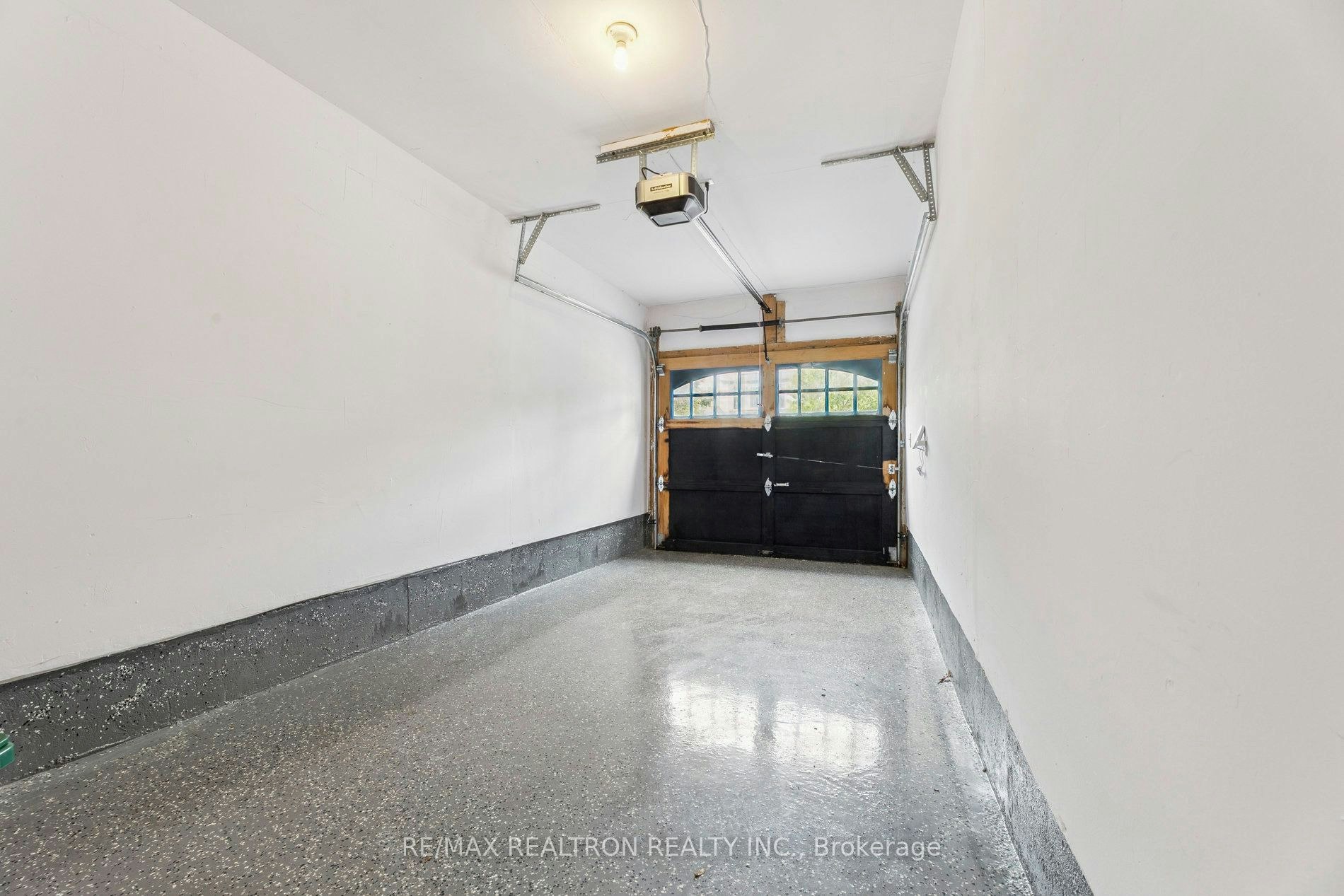 27 Haverhill Crescent, Whitby, ON, L1R 3E7 - 28