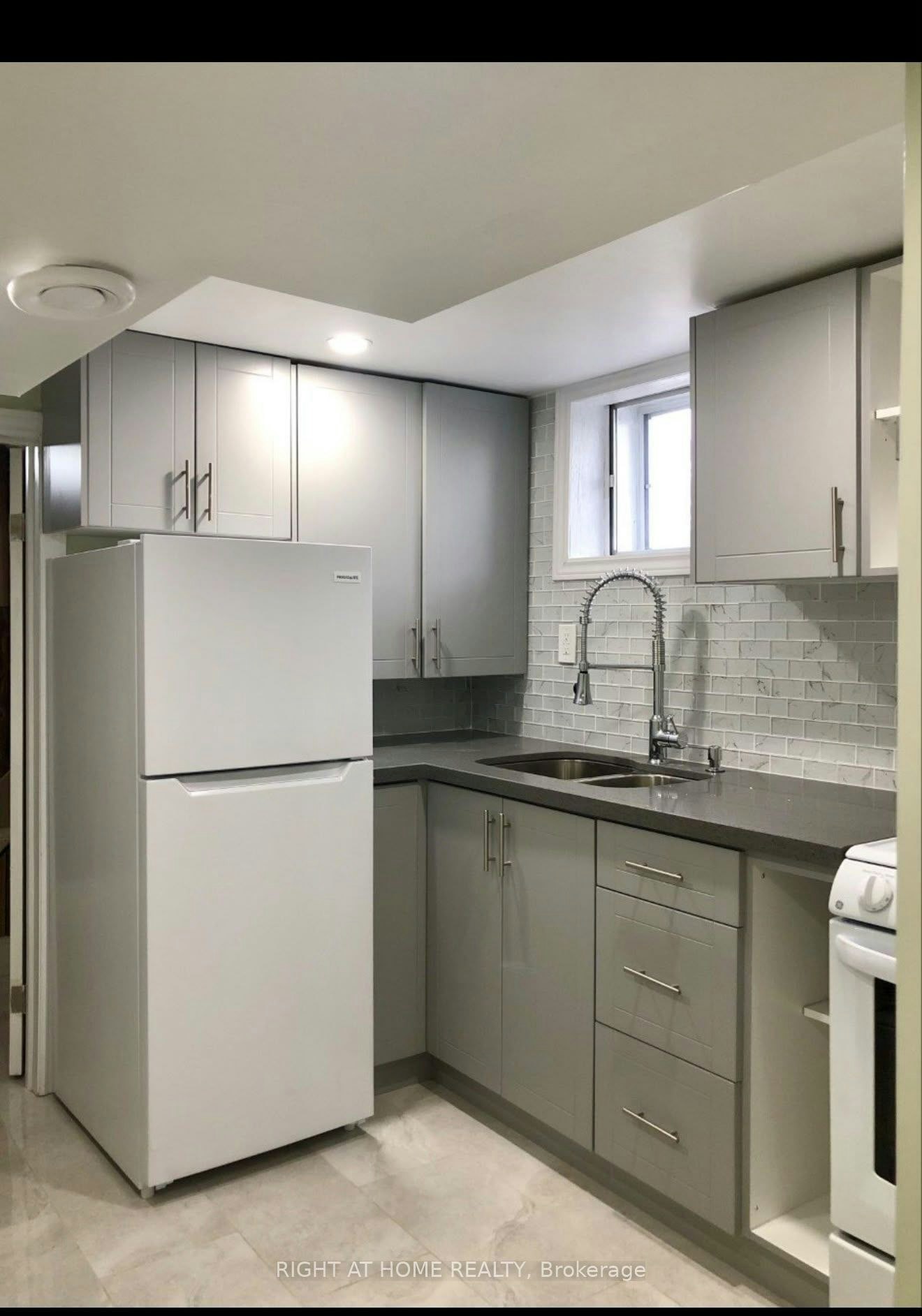 Basement-3 Bexhill Avenue, Toronto, ON, M1L 3B3 - 5