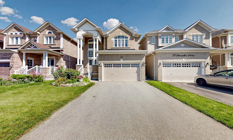 55 Sharplin Drive N
