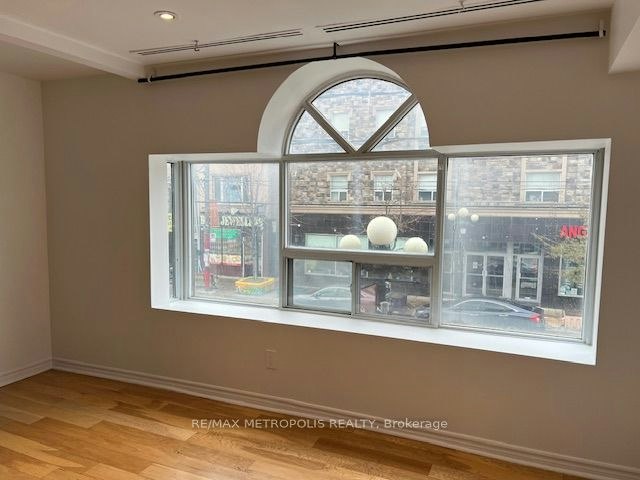 4-1431 & 1433 Gerrard Street E, Toronto, ON, M4L 1Z7 - 11